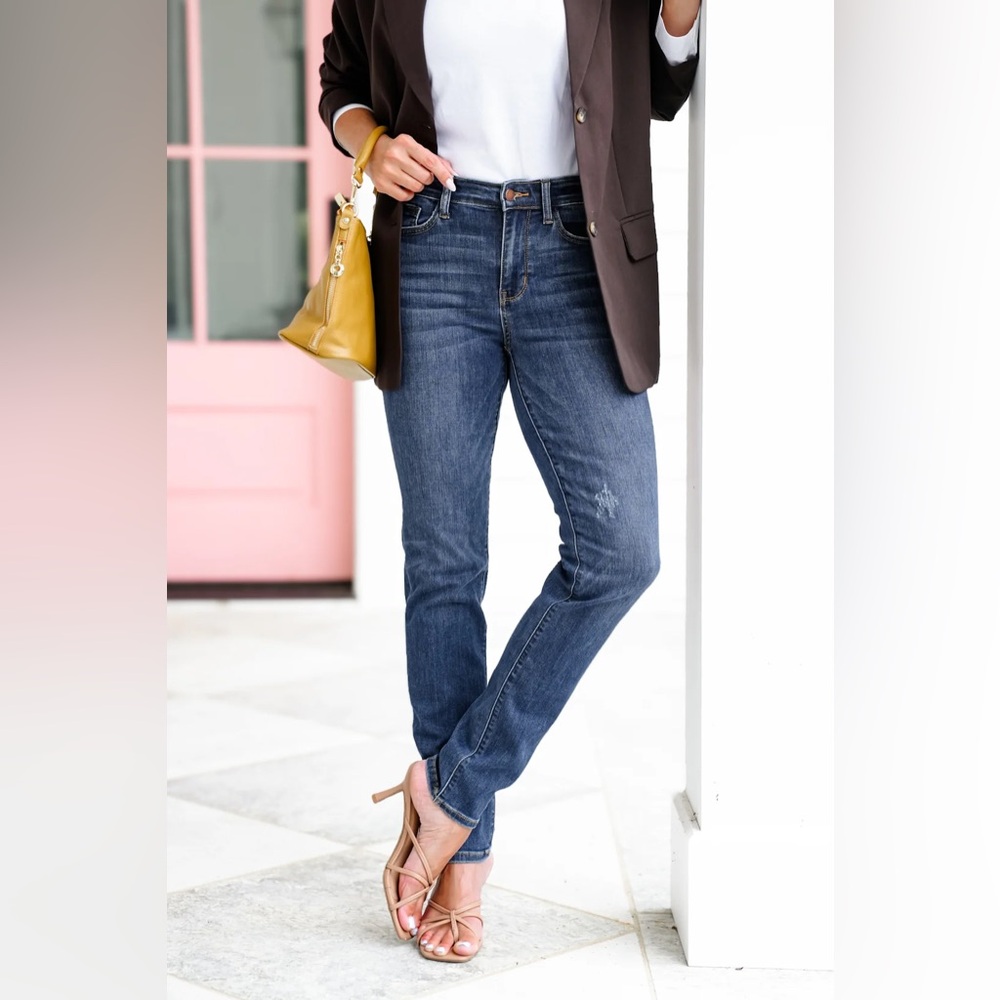 Judy Blue Medium Dark Wash Distressed Slim Fit Ankle Jeans – Size 30 👖✨